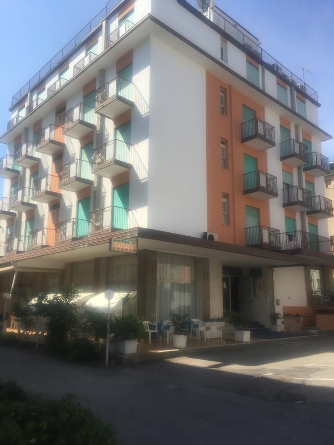 Hotel Britannia Lido di Jesolo Zewnętrze zdjęcie